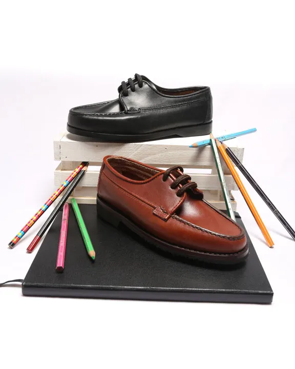 School Shoes / Canadiense