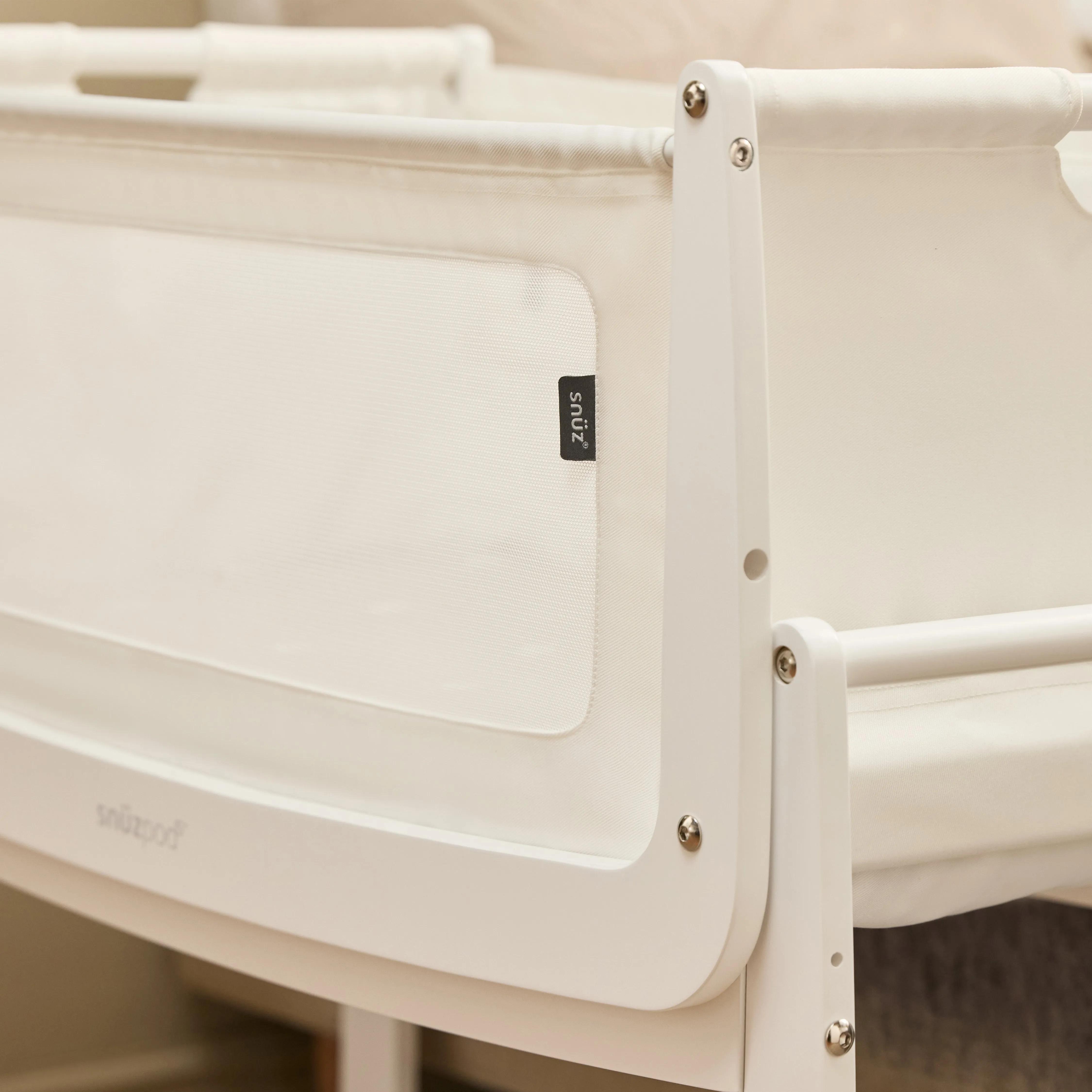 SNUZPOD5 BEDSIDE CRIB