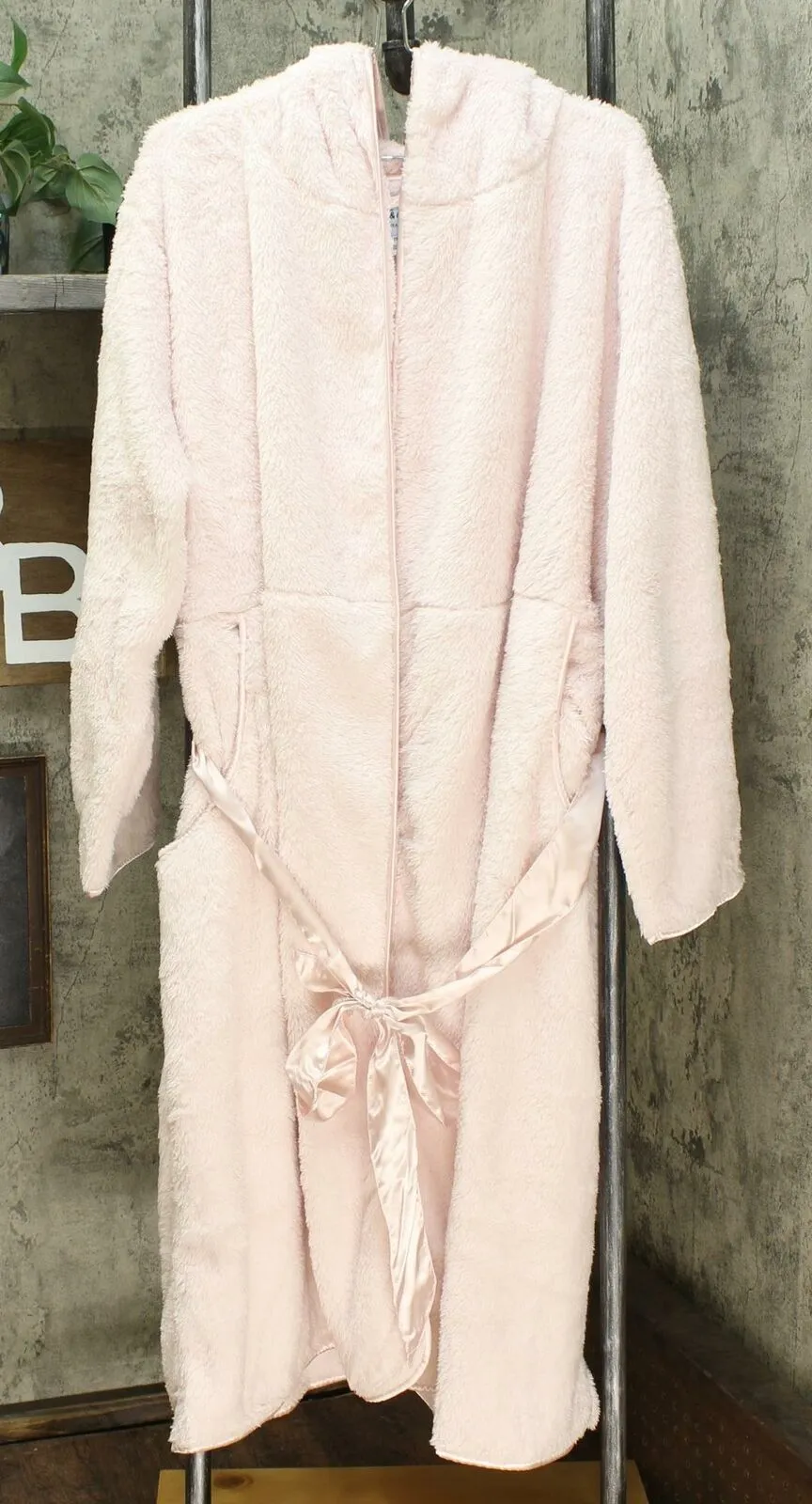 Soft & Cozy Women's Plus Size Loungewear Plush Fleece Long Robe