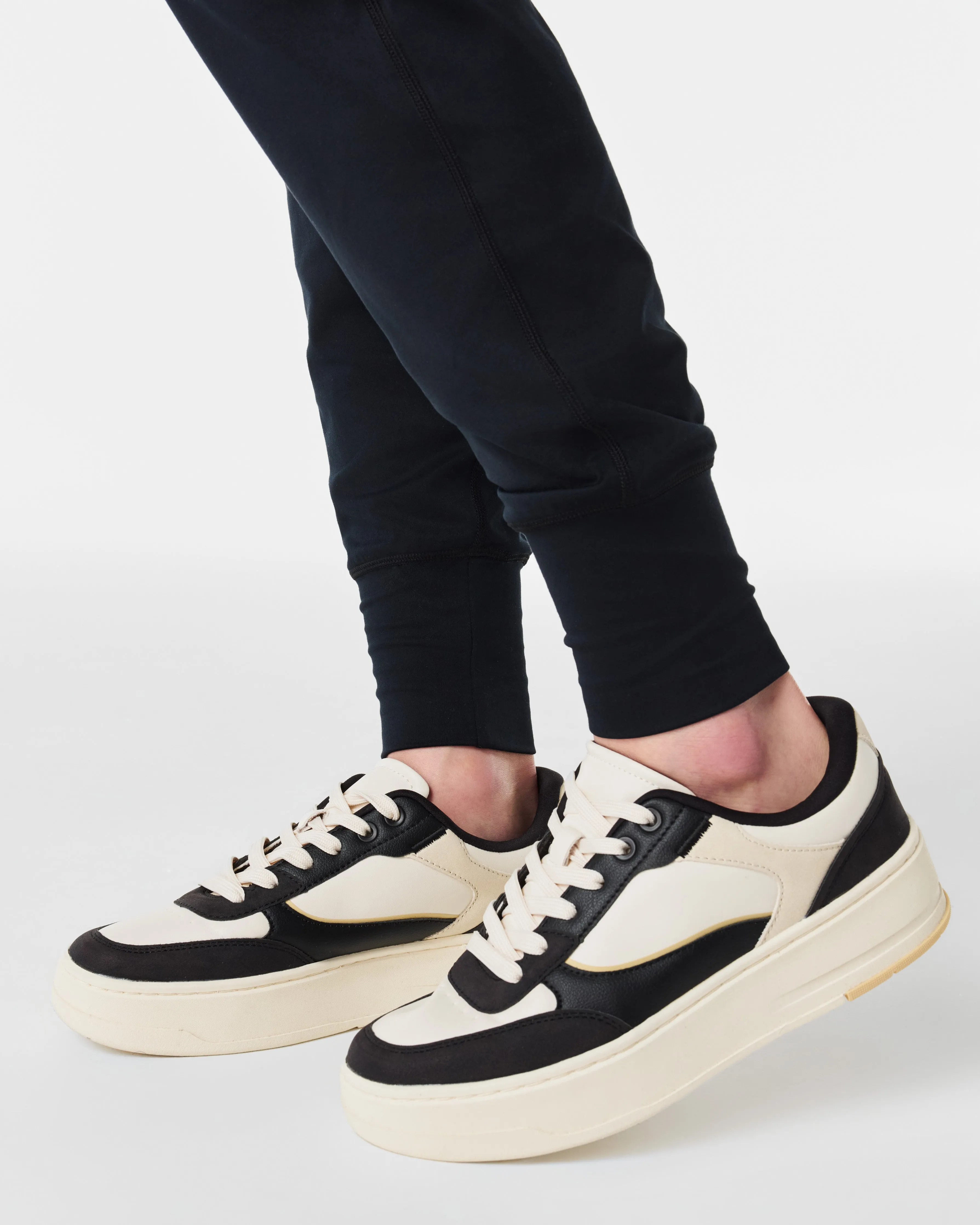 SPANXsmooth™ Soft And Smooth Jogger