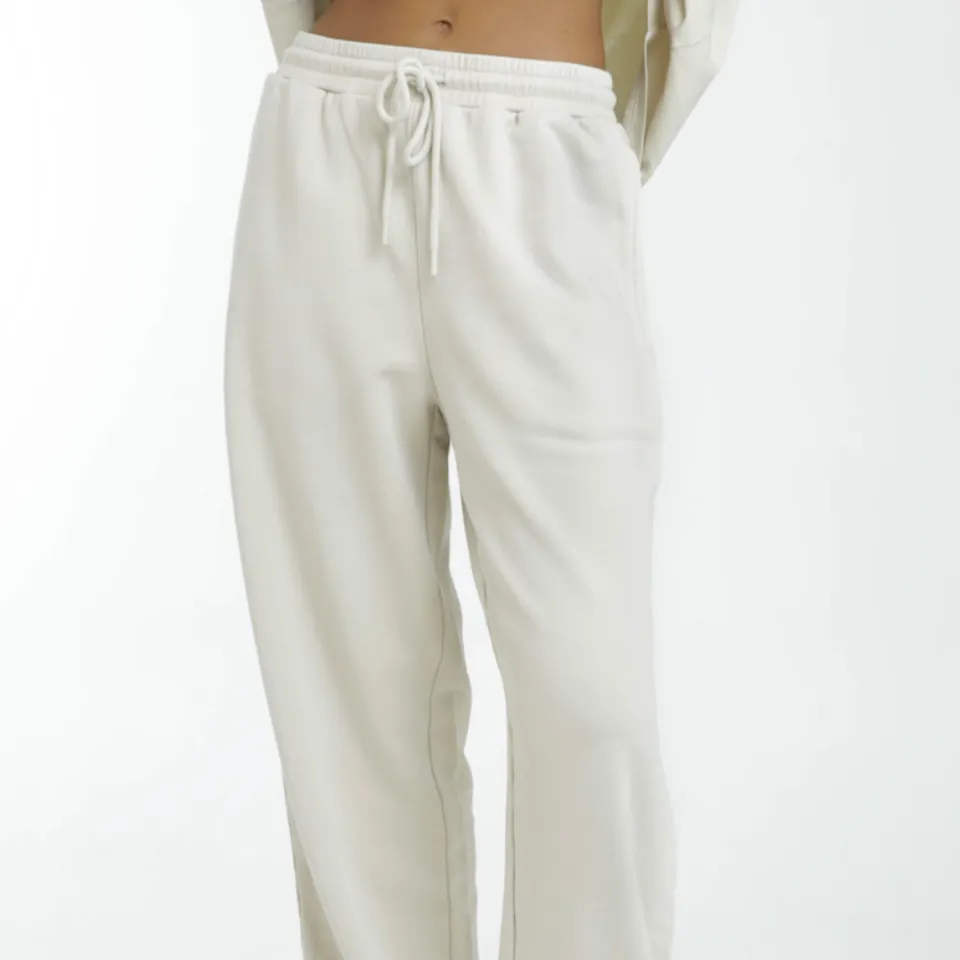 Stylerunner Median Straight Leg Jogger Oat Milk