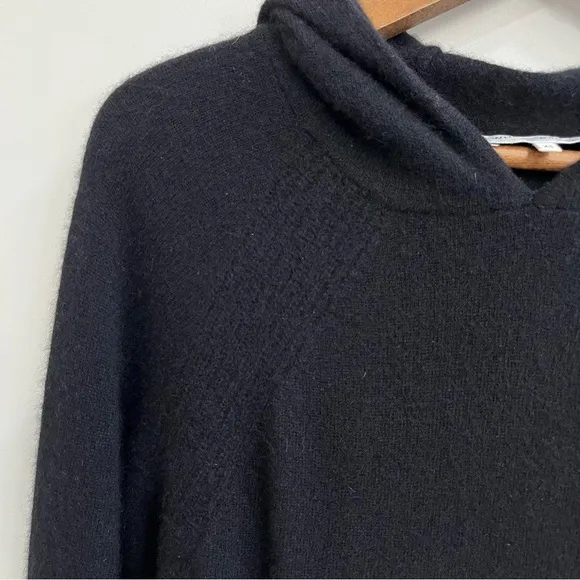 White   Warren black cashmere hooded sweater kangaroo pocket bell sleeves XS