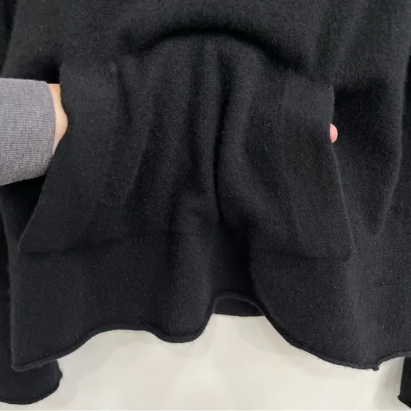 White   Warren black cashmere hooded sweater kangaroo pocket bell sleeves XS