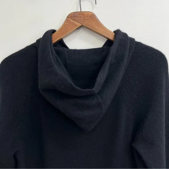 White   Warren black cashmere hooded sweater kangaroo pocket bell sleeves XS