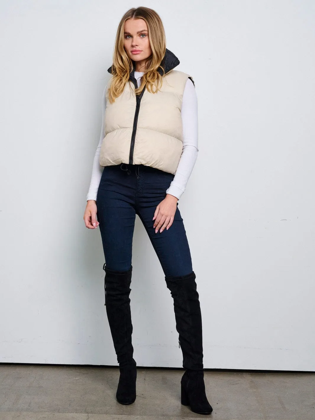 WOMEN'S SLEEVELESS ZIP UP FRONT POCKETS PUFFER REVERSIBLE VEST