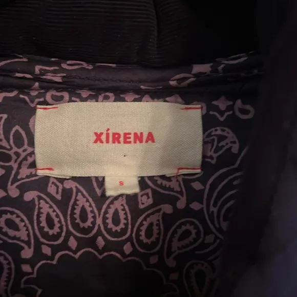 Xirena Hunter Vest size Medium Reversible Navy
