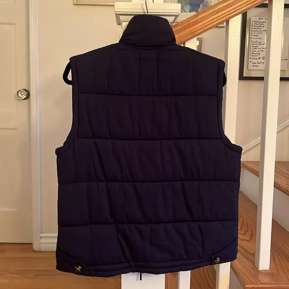 Xirena Hunter Vest size Medium Reversible Navy