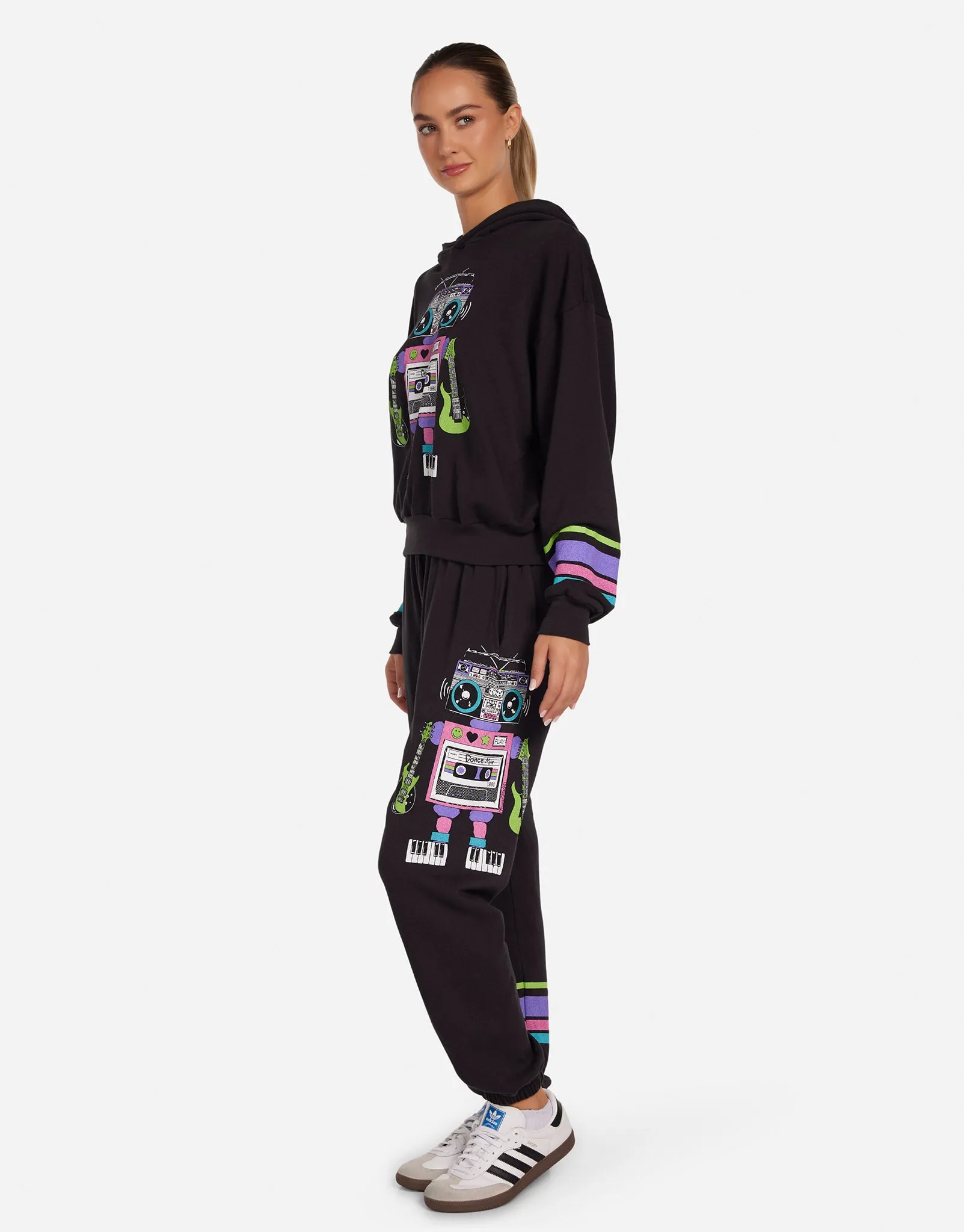 Yvette Dance Mix Robot